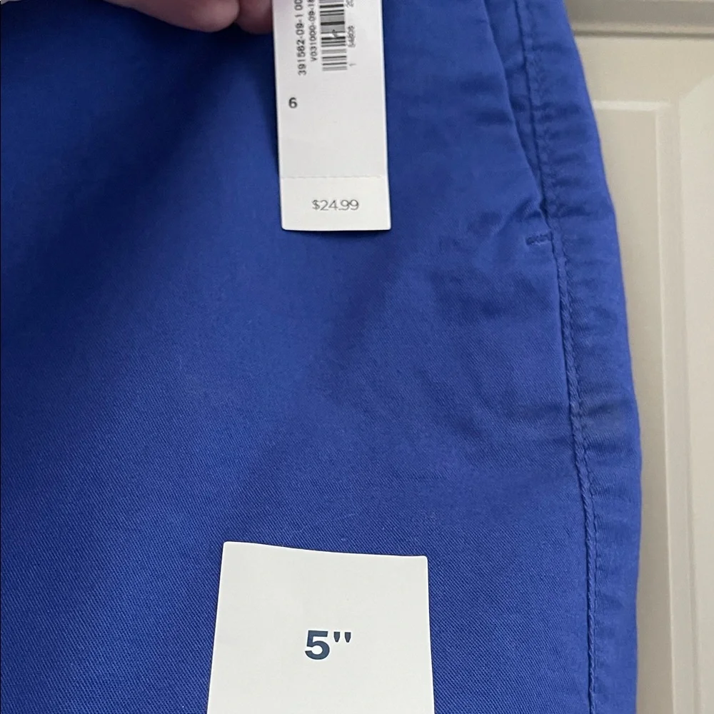 NWT Old Navy Royal Blue Everyday Shorts 5” inseam - Size 6 - Picture 3 of 4